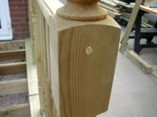 newel post