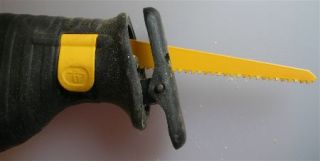 Dewalt DW938 blade changed